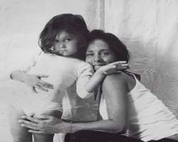 Holiday posted her childhood photo with her mom on the occasion of Mother's Day on Instagram.